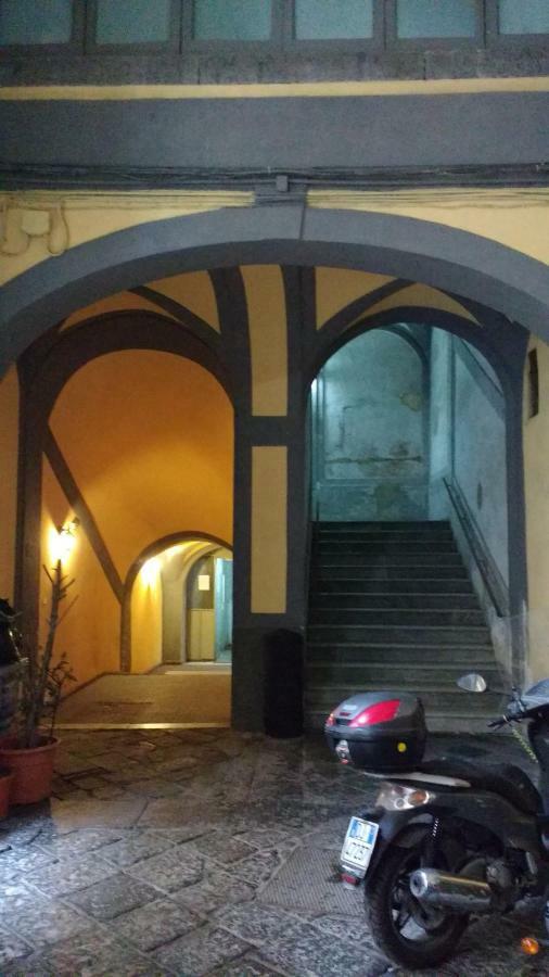 مبيت وإفطار نابولي A Casa Di Arturo المظهر الخارجي الصورة